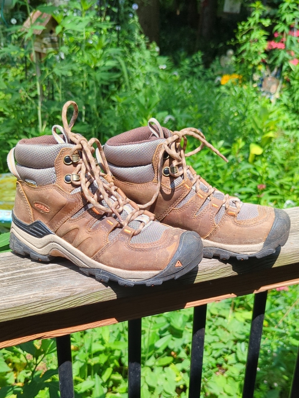 Keen Brown Lace-Up Women's Hiking Boots